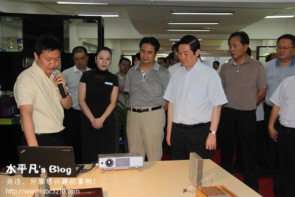 3-中央政治局委員、中宣部部長劉奇葆考察園區(qū).jpg 3-中央政治局委員、中宣部部長劉奇葆考察園區(qū).jpg