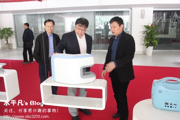 8-國家工商總局廣告司司長張國華、監(jiān)督處江雁明處長在園區(qū)指導(dǎo)工作.jpg 8-國家工商總局廣告司司長張國華、監(jiān)督處江雁明處長在園區(qū)指導(dǎo)工作.jpg